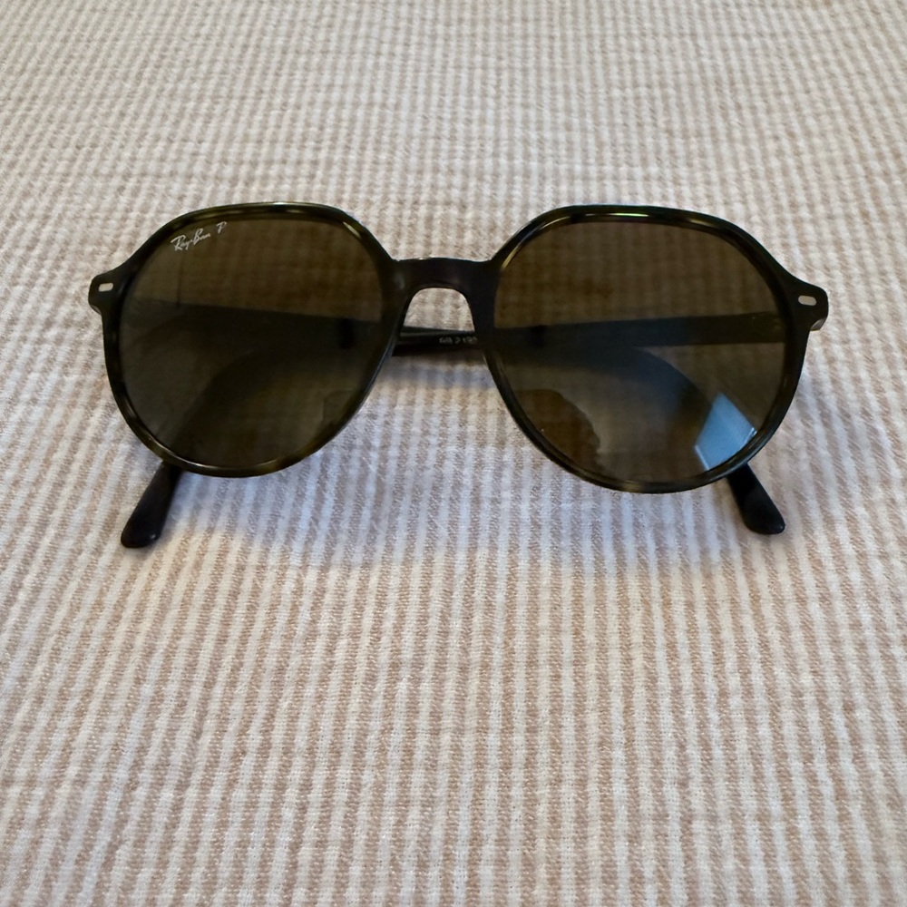 Ray-Ban 70s Sunglasses w/ Case